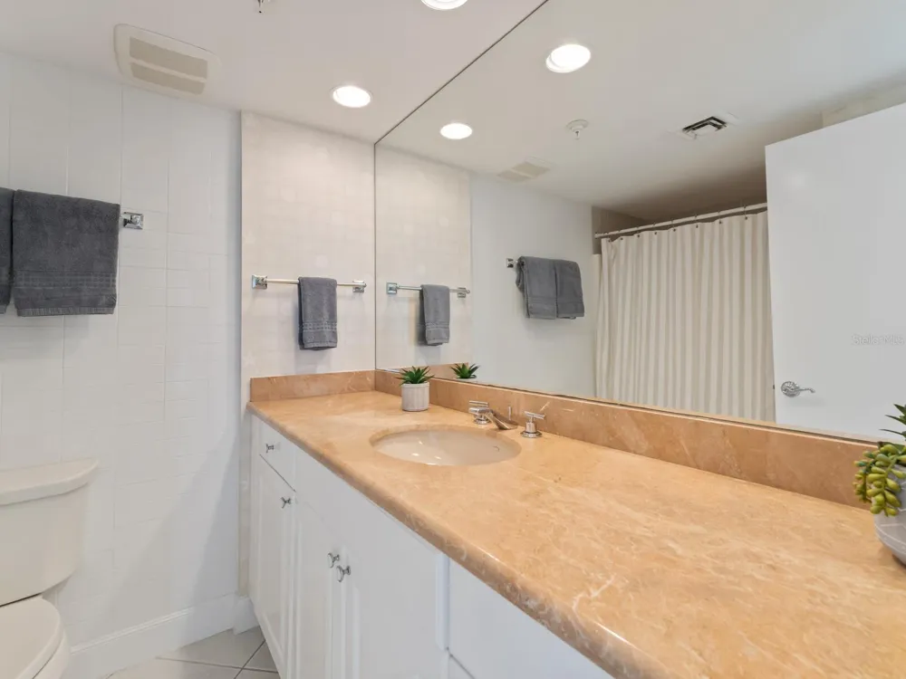 1511 GULF OF MEXICO DRIVE #201 Longboat Key, FL 34228