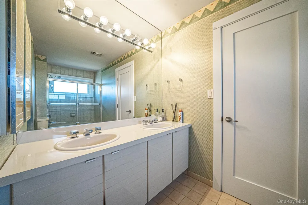 1233 Beech Street #5 Atlantic Beach, NY 11509