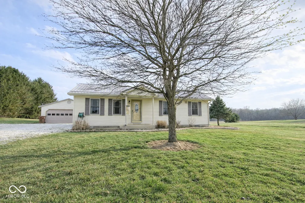 739 E 125 S Williamsport, IN 47993