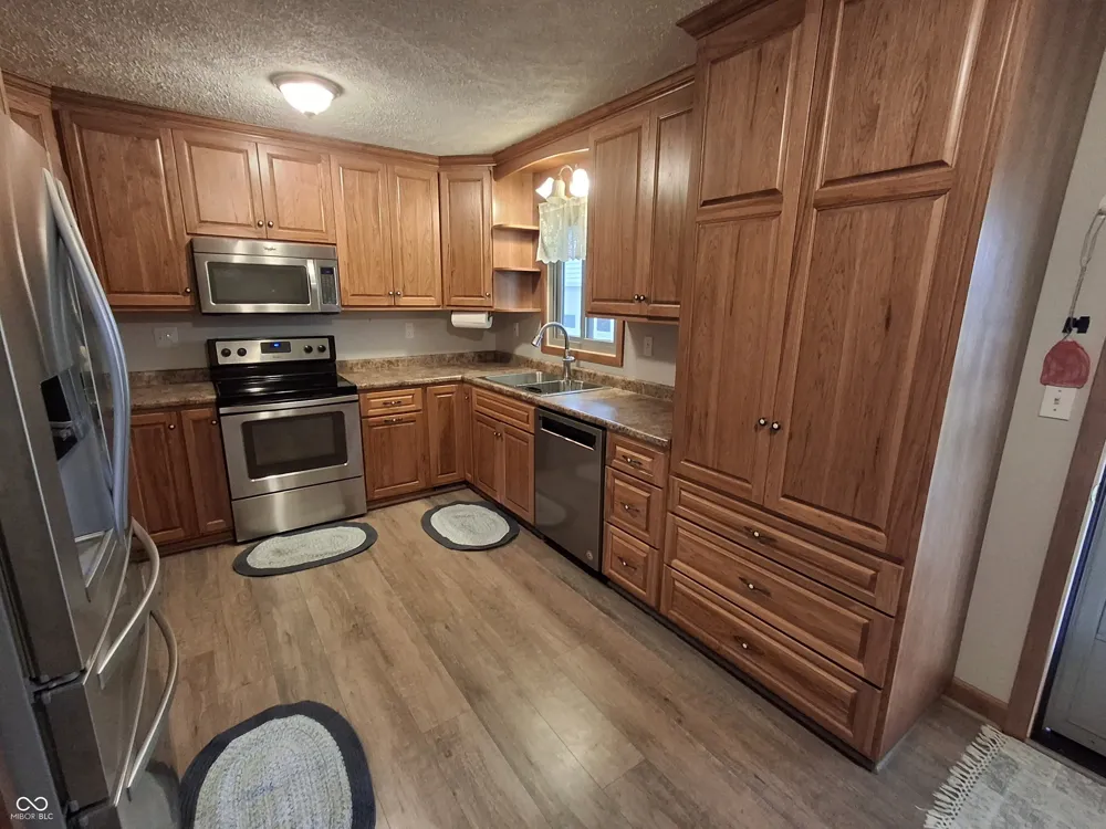 739 E 125 S Williamsport, IN 47993