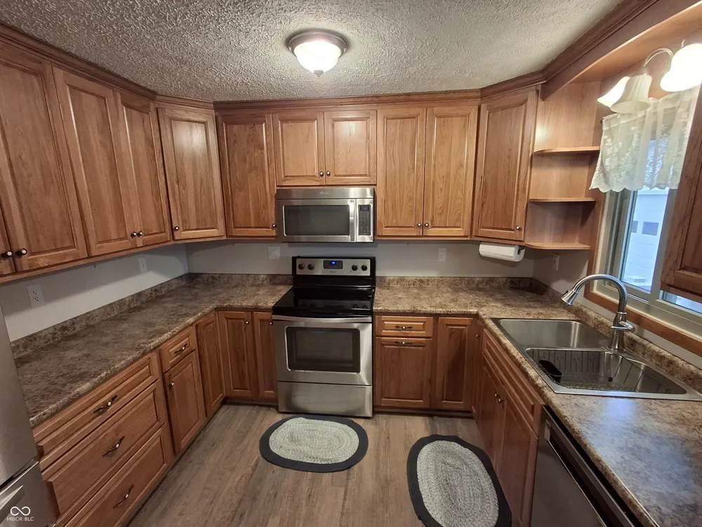 739 E 125 S Williamsport, IN 47993