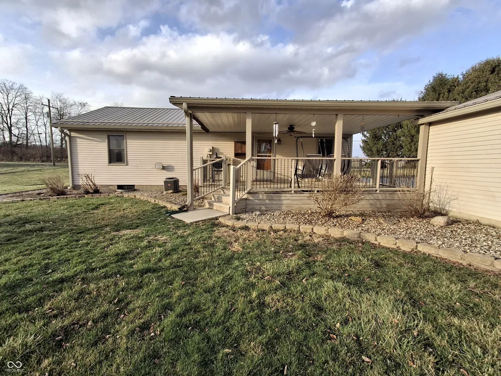 739 E 125 S Williamsport, IN 47993