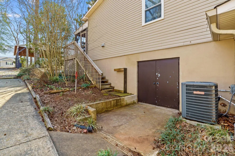 1331 Hickory Point Drive Lexington, NC 27292