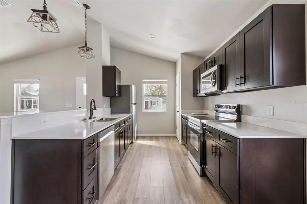 23166 NW 180TH AVENUE High Springs, FL 32643