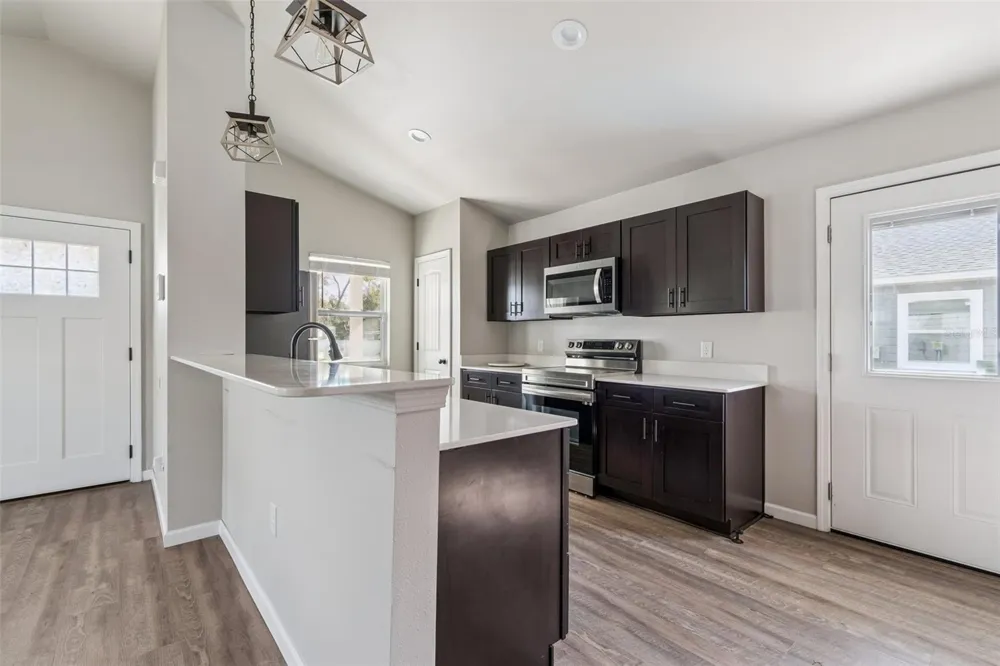 23166 NW 180TH AVENUE High Springs, FL 32643