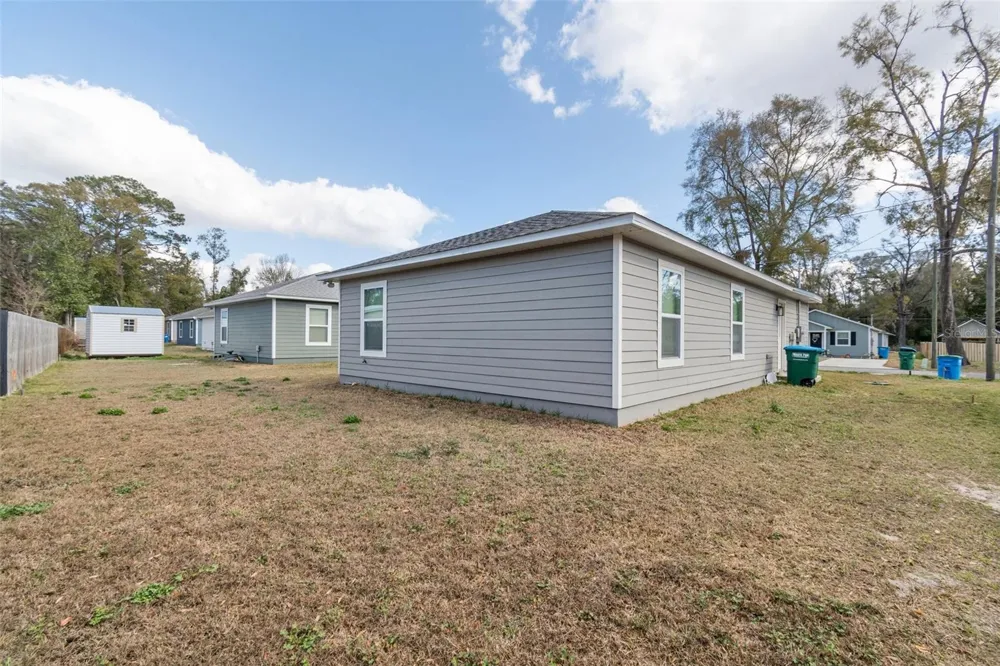 23166 NW 180TH AVENUE High Springs, FL 32643