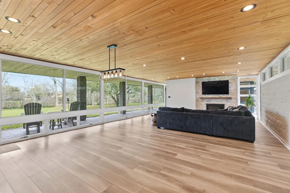 1504 Half Moon Drive Wharton, TX 77488