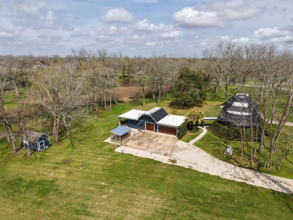 1504 Half Moon Drive Wharton, TX 77488