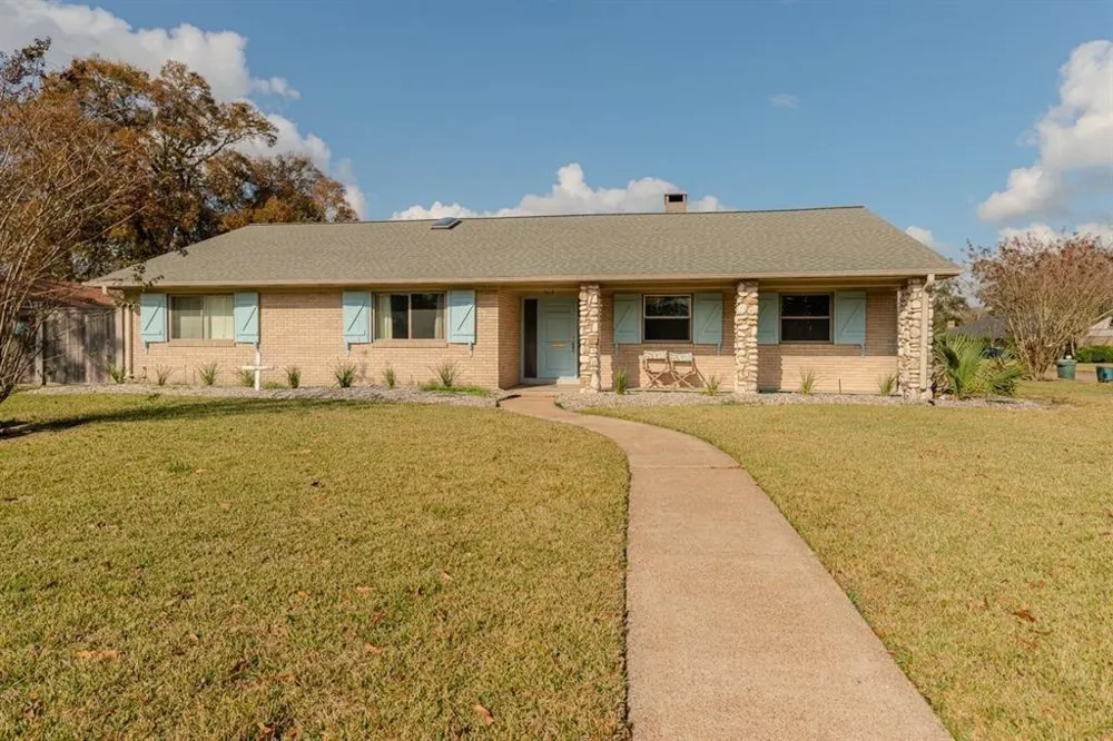 5710 Pickwick Lane Beaumont, TX 77706