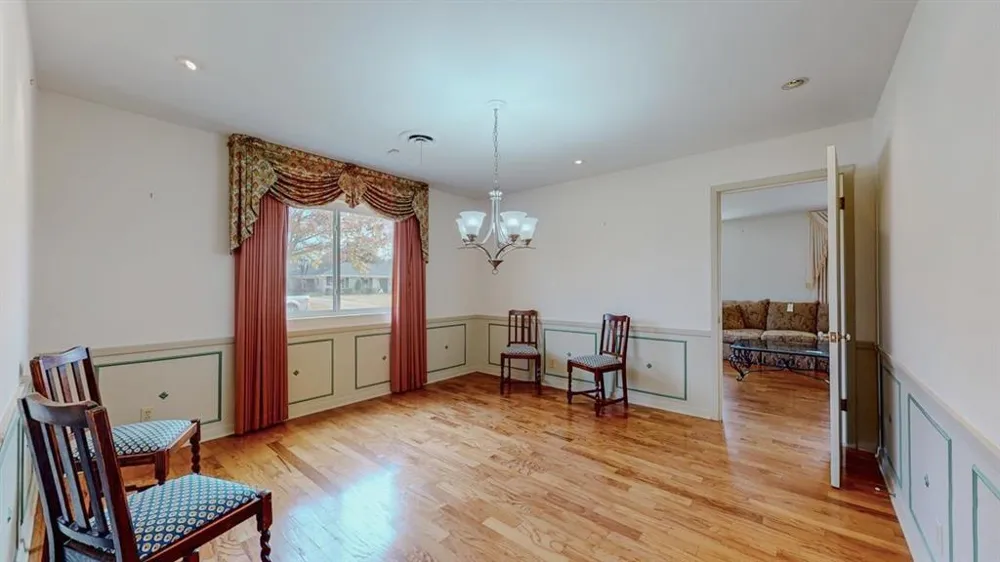5710 Pickwick Lane Beaumont, TX 77706