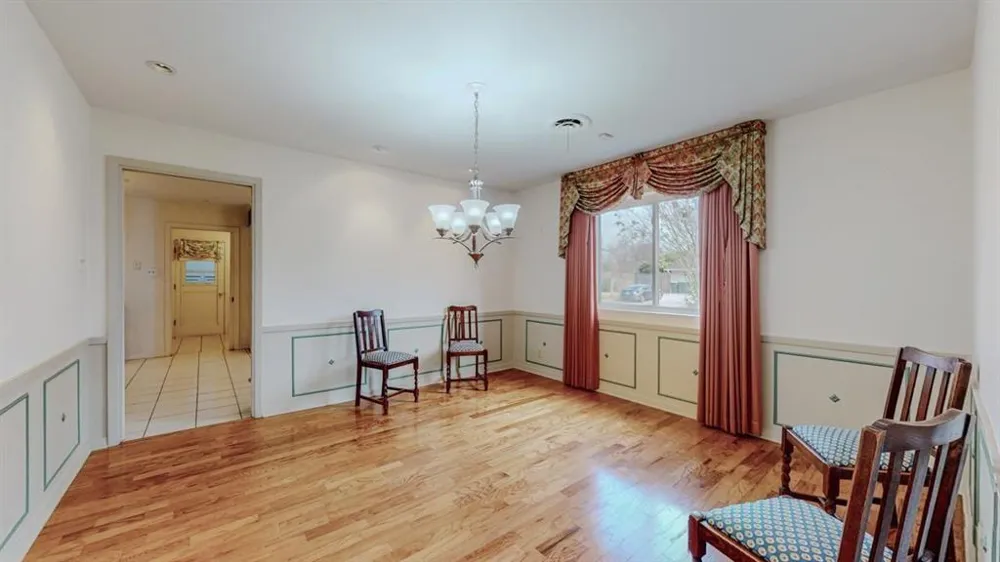 5710 Pickwick Lane Beaumont, TX 77706