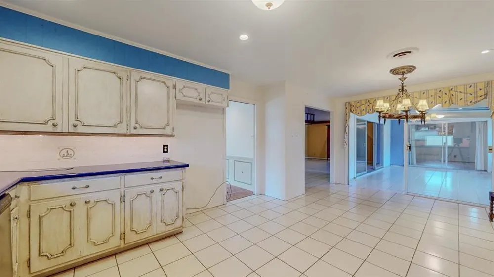 5710 Pickwick Lane Beaumont, TX 77706