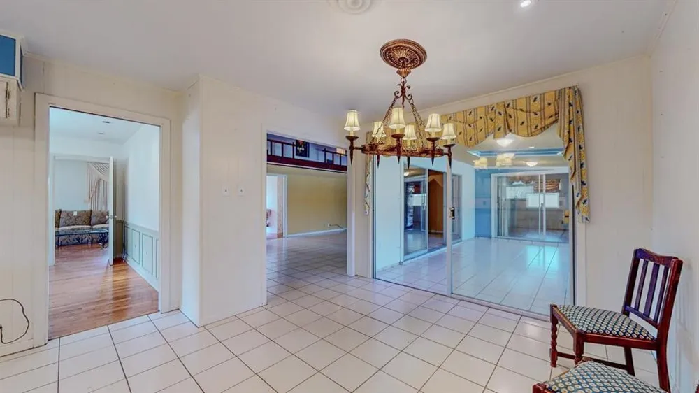 5710 Pickwick Lane Beaumont, TX 77706