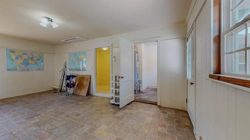 5710 Pickwick Lane Beaumont, TX 77706