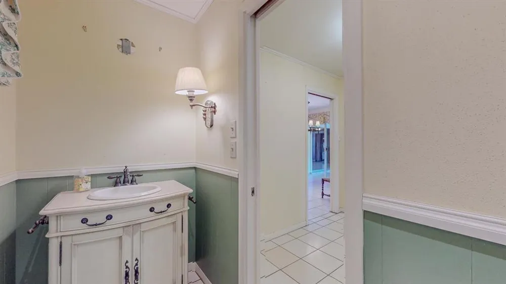 5710 Pickwick Lane Beaumont, TX 77706