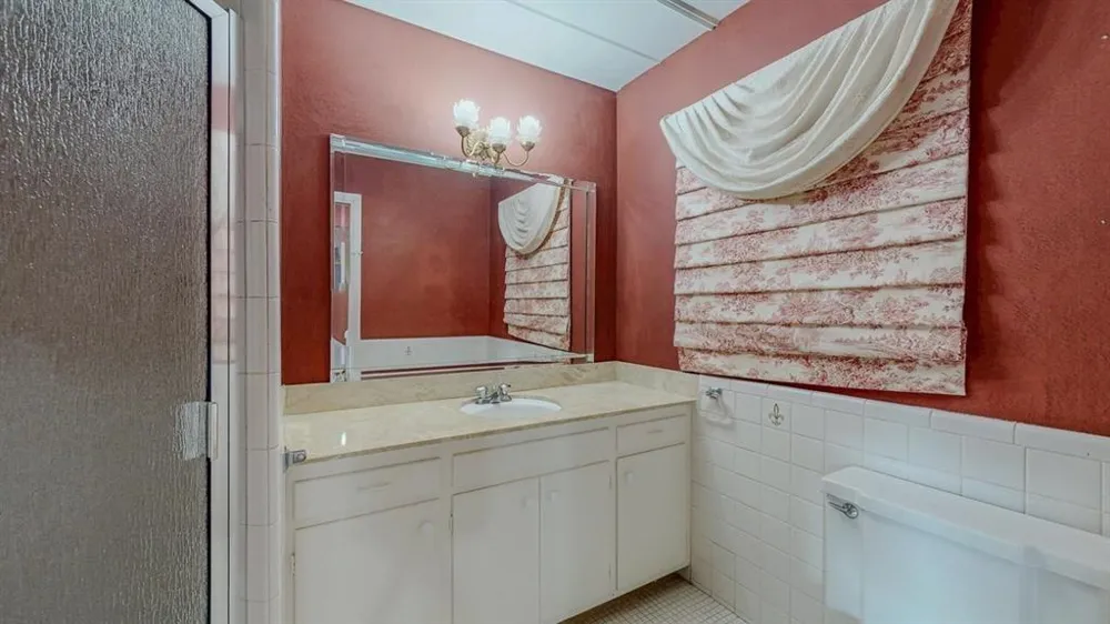 5710 Pickwick Lane Beaumont, TX 77706