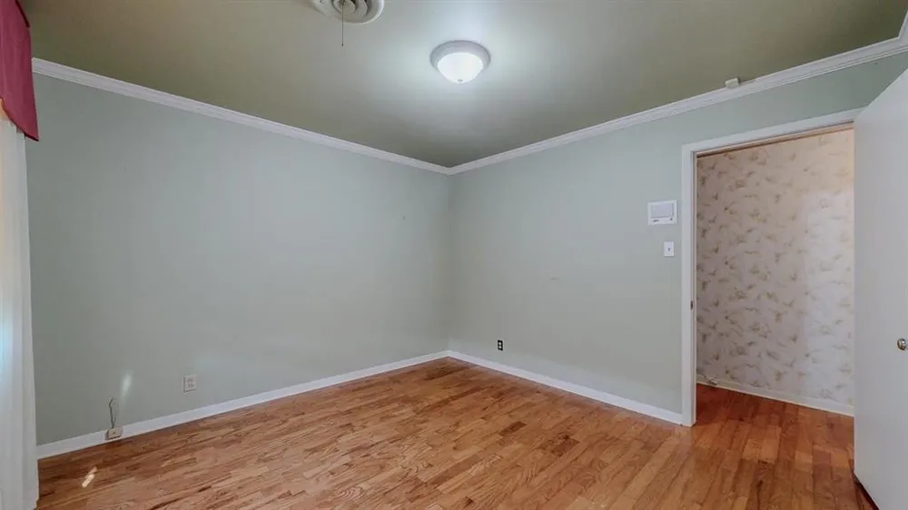 5710 Pickwick Lane Beaumont, TX 77706