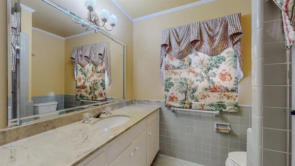 5710 Pickwick Lane Beaumont, TX 77706