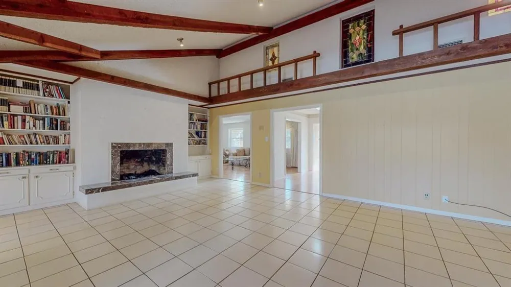 5710 Pickwick Lane Beaumont, TX 77706