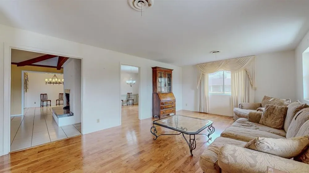 5710 Pickwick Lane Beaumont, TX 77706