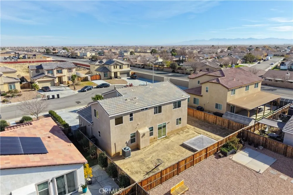 2517 San Madrid Way Rosamond, CA 93560