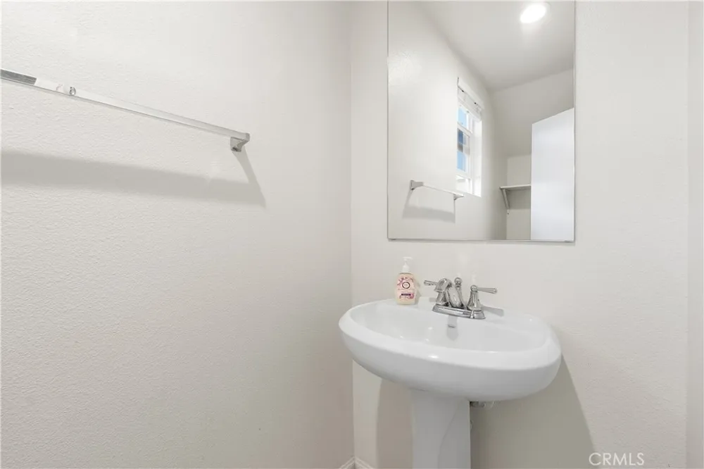 2517 San Madrid Way Rosamond, CA 93560