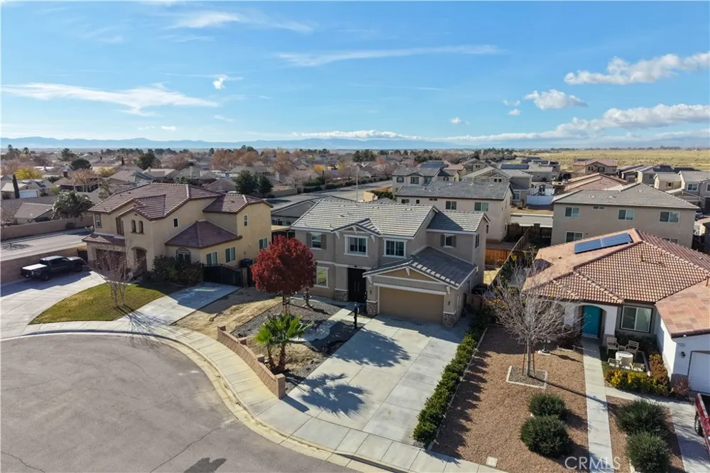 2517 San Madrid Way Rosamond, CA 93560