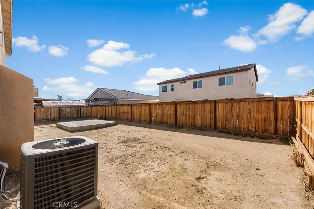 2517 San Madrid Way Rosamond, CA 93560