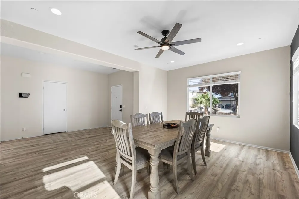 2517 San Madrid Way Rosamond, CA 93560