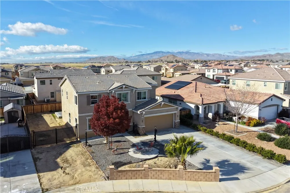2517 San Madrid Way Rosamond, CA 93560