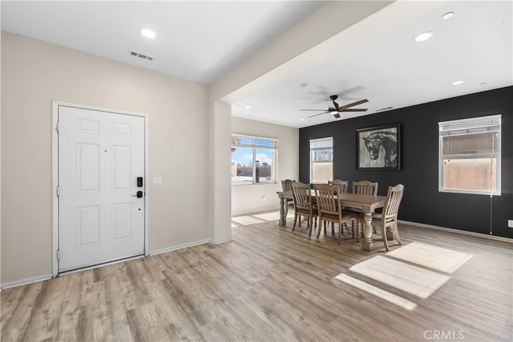 2517 San Madrid Way Rosamond, CA 93560