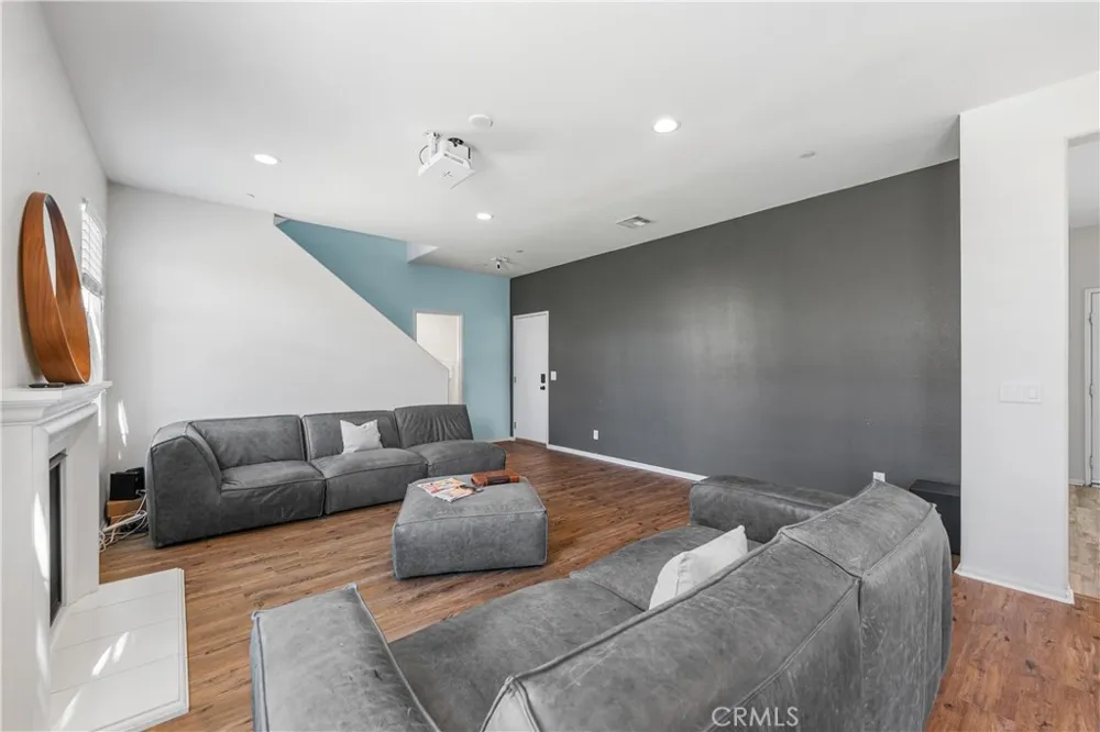 2517 San Madrid Way Rosamond, CA 93560