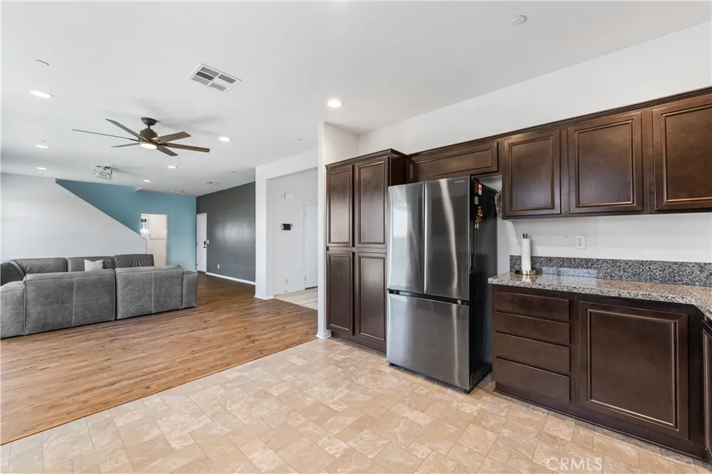 2517 San Madrid Way Rosamond, CA 93560