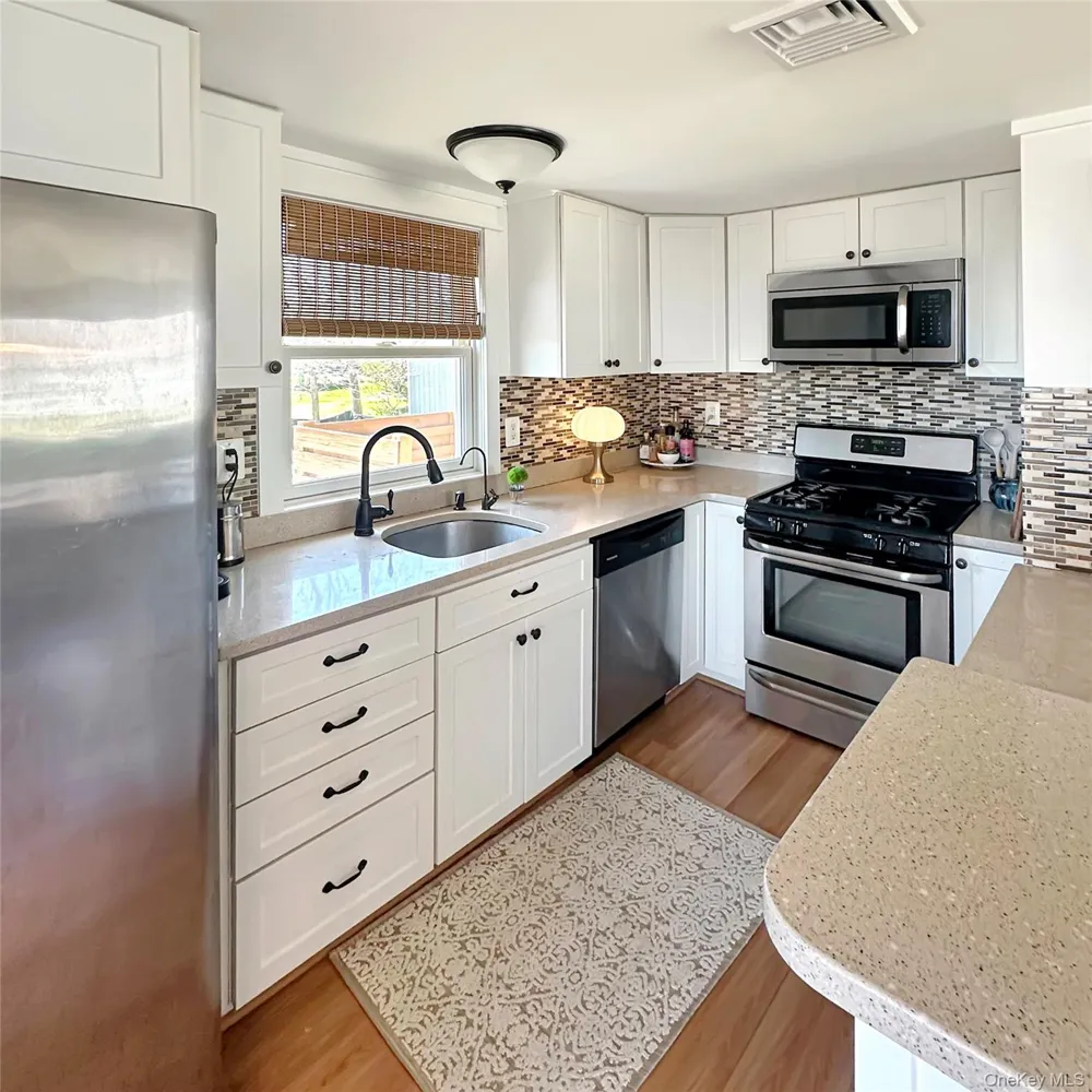 57 Nash Avenue Flanders, NY 11901