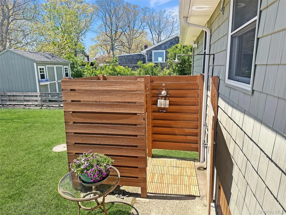 57 Nash Avenue Flanders, NY 11901
