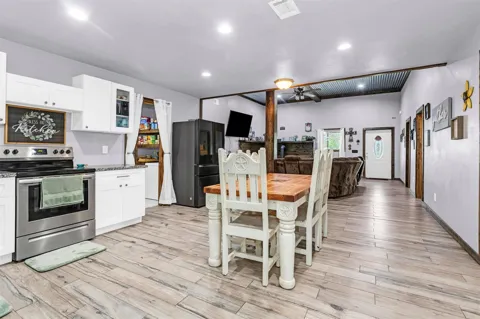 6452 Oakhill Lane