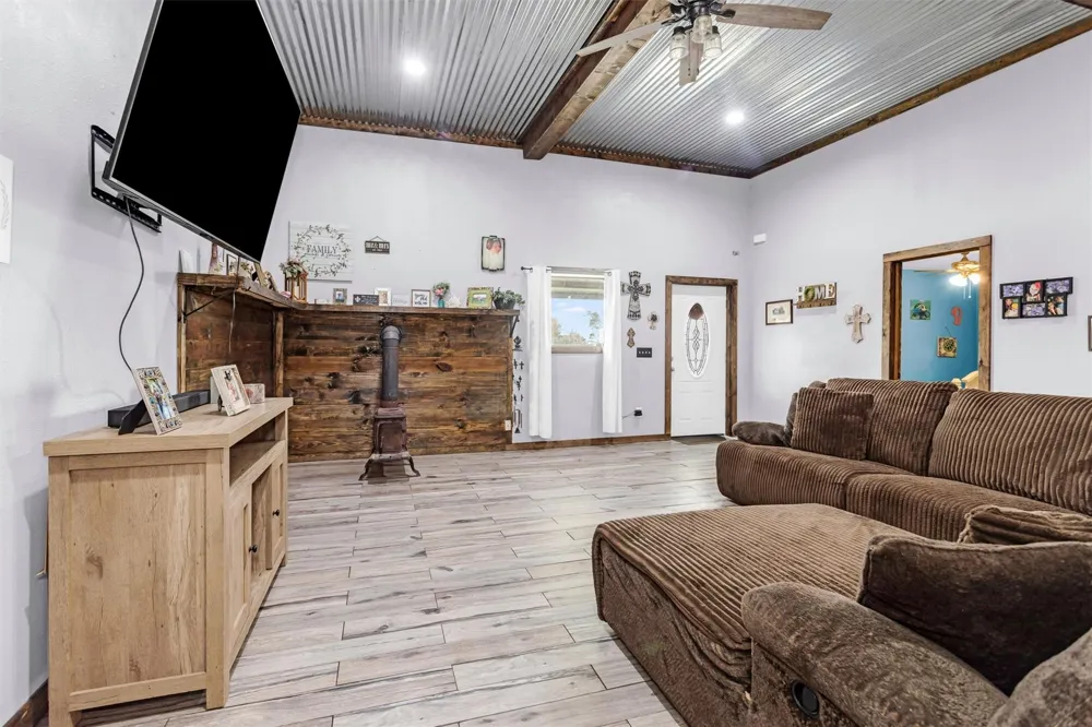6452 Oakhill Lane Richards, TX 77873