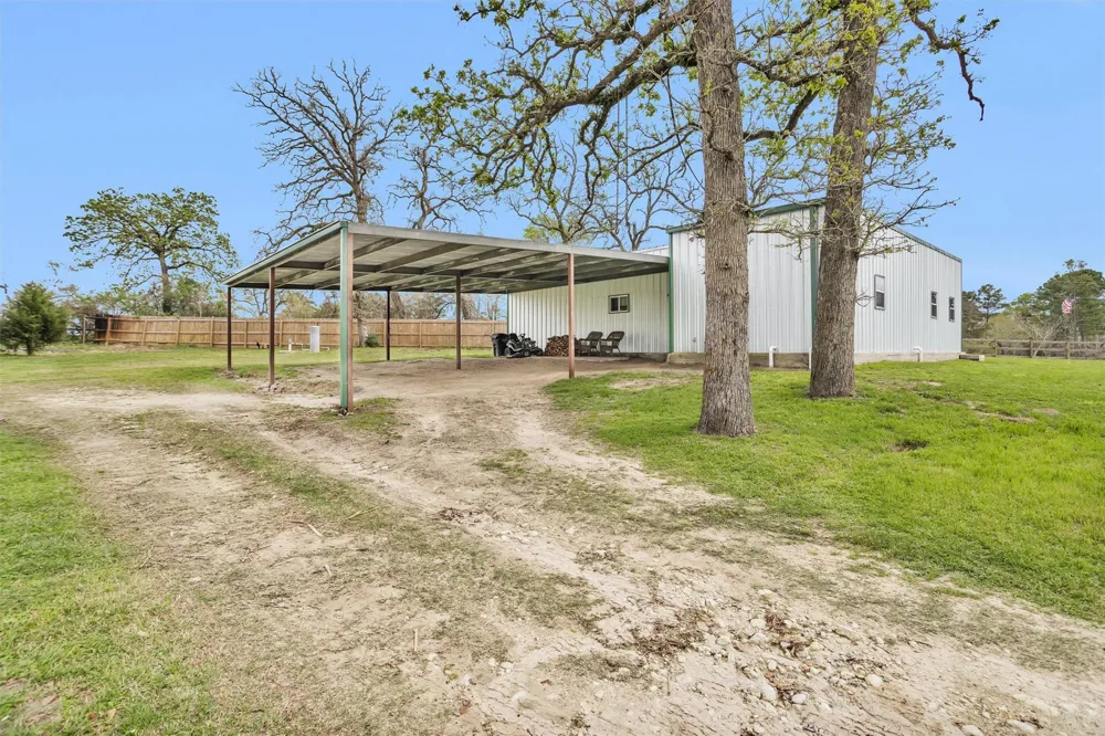 6452 Oakhill Lane Richards, TX 77873