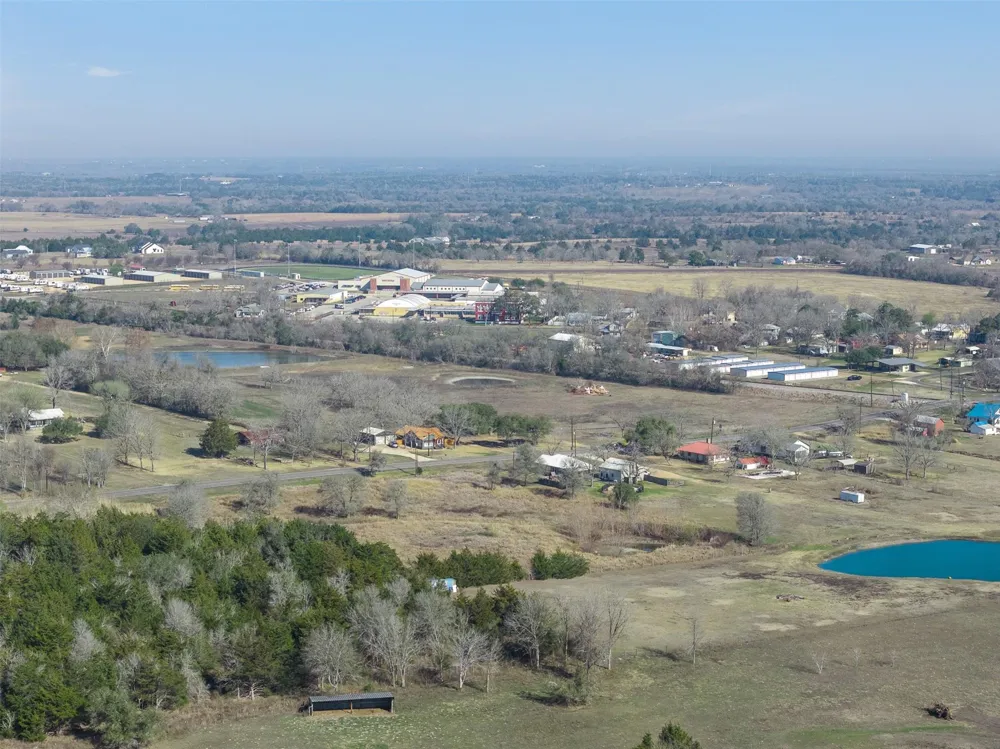 407 Fm 955 Fayetteville, TX 78940