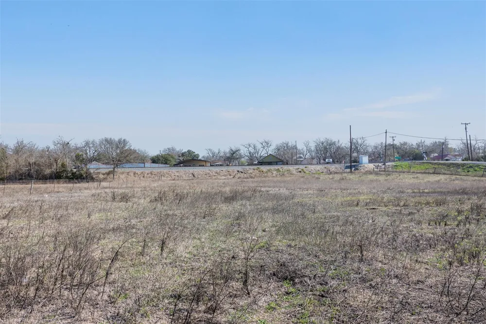 407 Fm 955 Fayetteville, TX 78940
