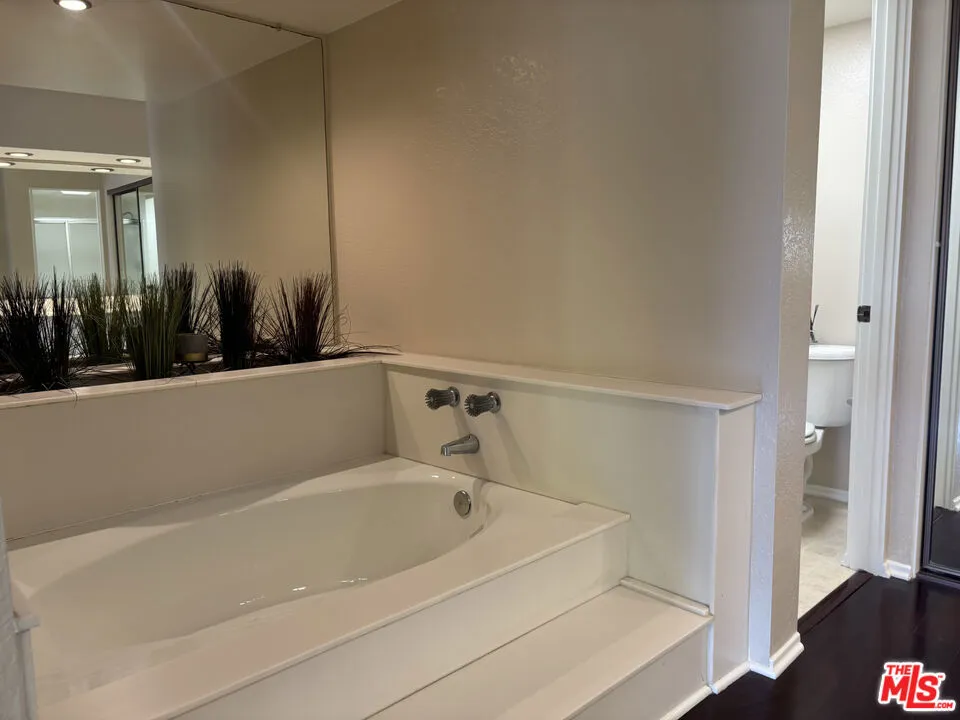4541 Alla Road #5 Marina del Rey, CA 90292