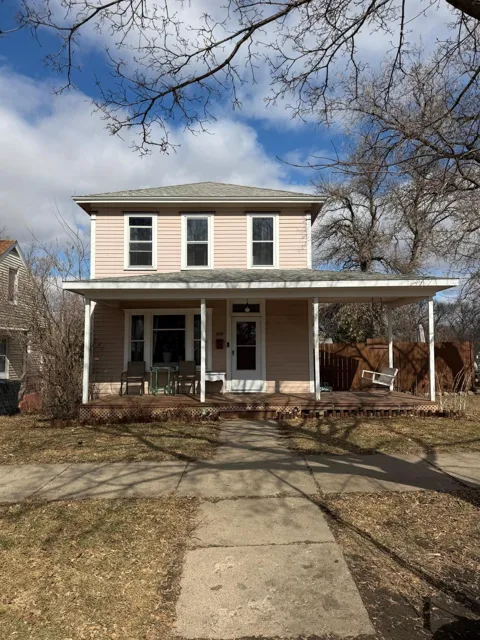 308 W Douglas Avenue