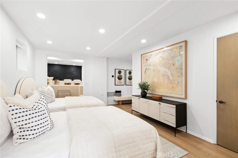 921 Gaviota Drive Laguna Beach, CA 92651