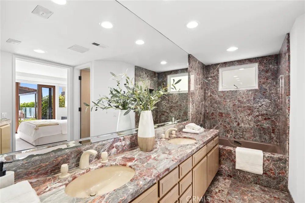 921 Gaviota Drive Laguna Beach, CA 92651