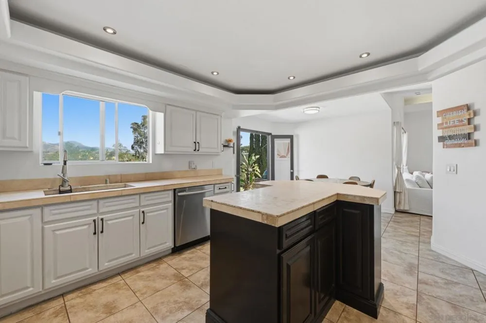 13883 Sage Mountain Ln Jamul, CA 91935