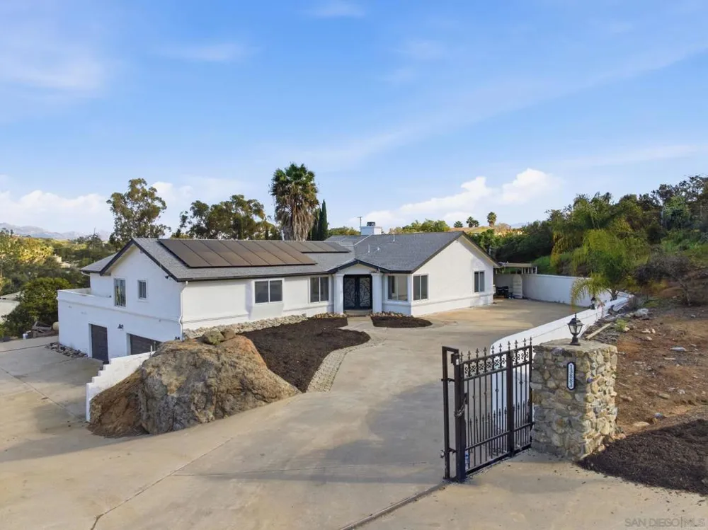 13883 Sage Mountain Ln Jamul, CA 91935