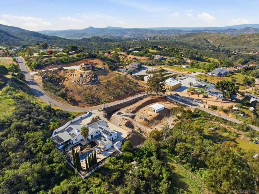 13883 Sage Mountain Ln Jamul, CA 91935