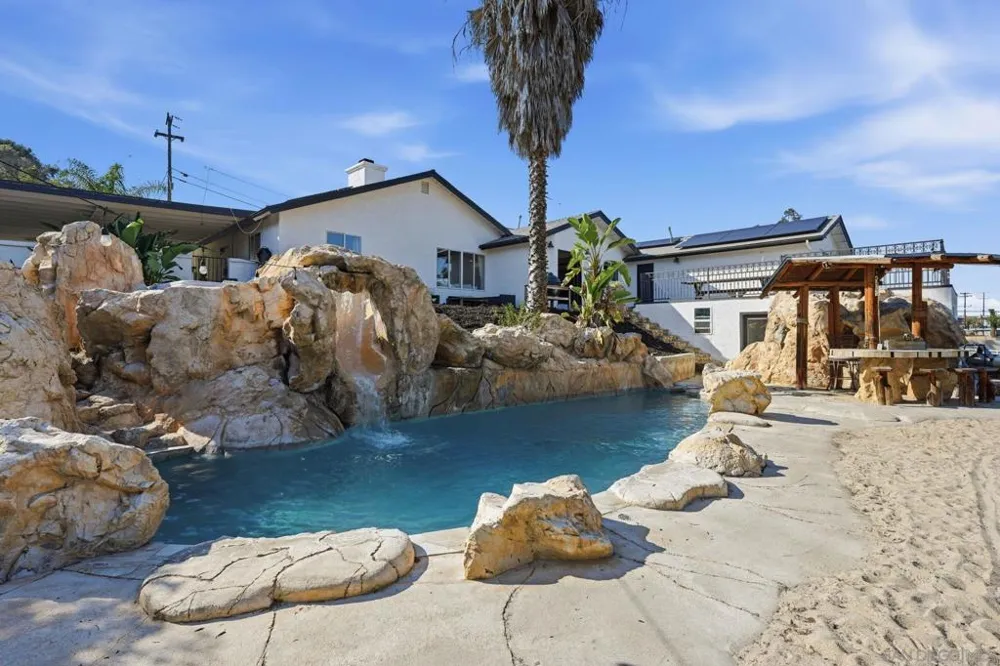 13883 Sage Mountain Ln Jamul, CA 91935