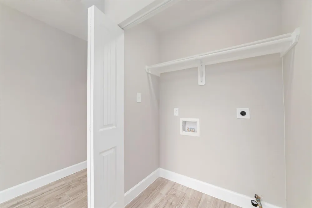 1416 E Avenue B Bay City, TX 77414
