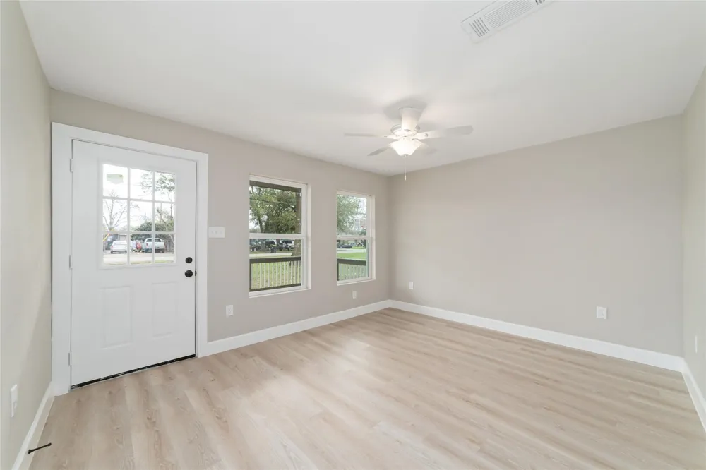 1416 E Avenue B Bay City, TX 77414